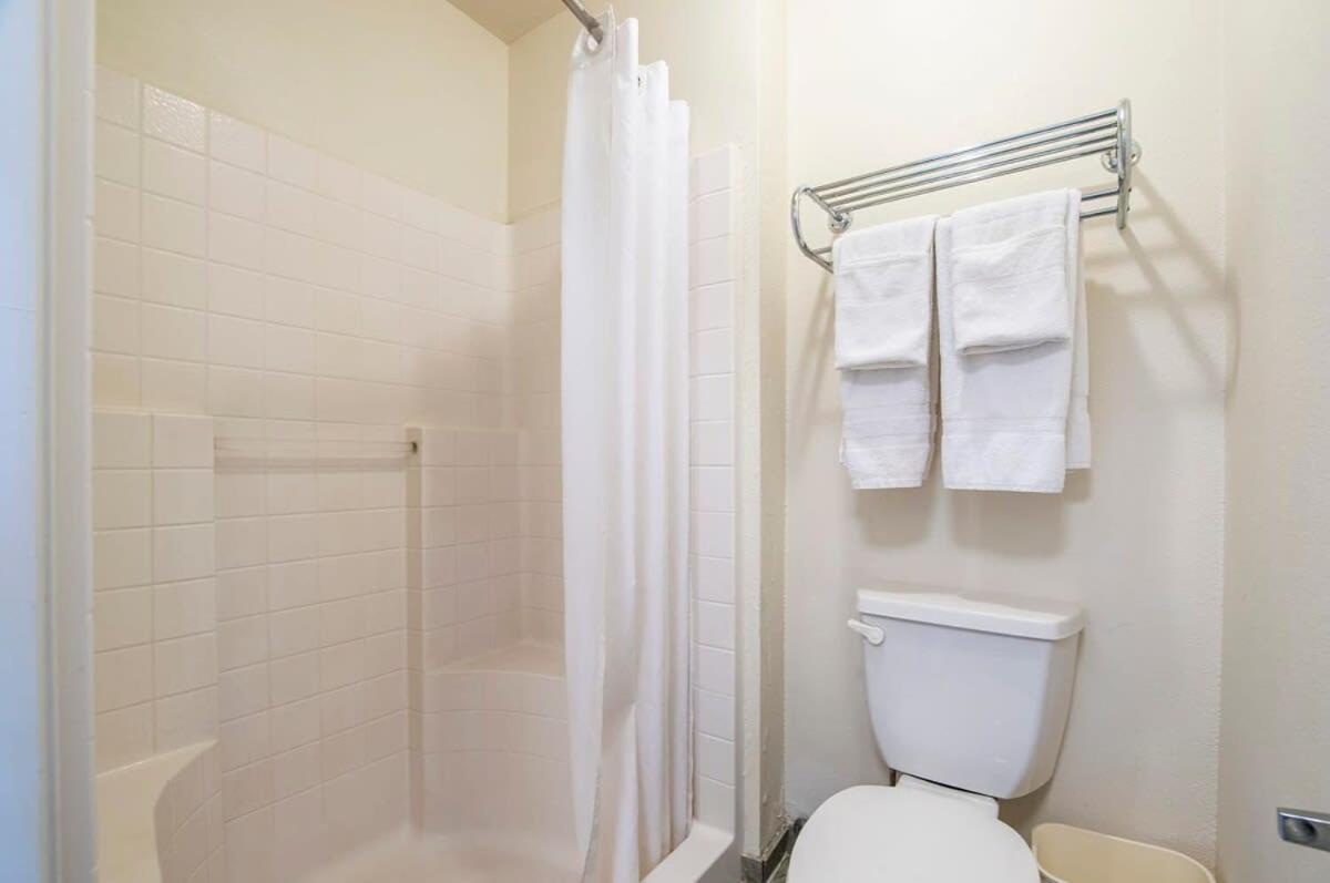 Sierra Vista Studio Apartment With Full Kitchen And King Bed Exterior foto