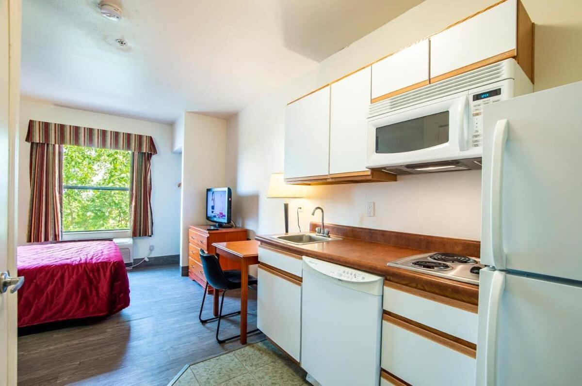 Sierra Vista Studio Apartment With Full Kitchen And King Bed Exterior foto